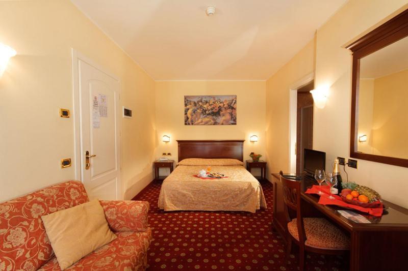 Hotel Mistrello Di Savoia بورجو فال دي تارو المظهر الخارجي الصورة