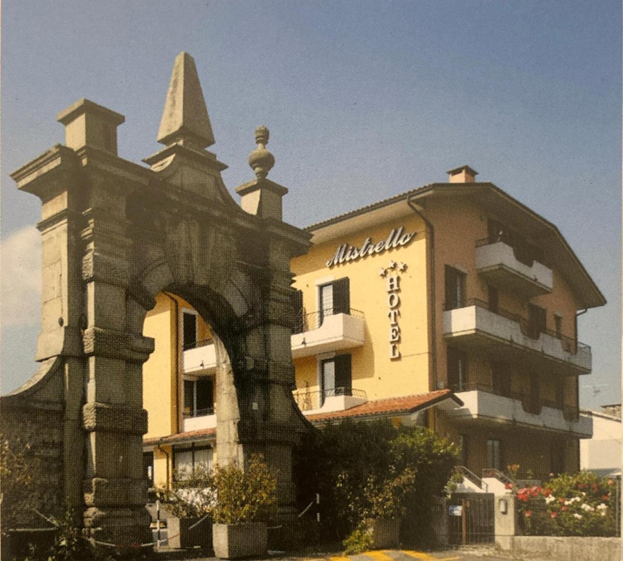 Hotel Mistrello Di Savoia بورجو فال دي تارو المظهر الخارجي الصورة